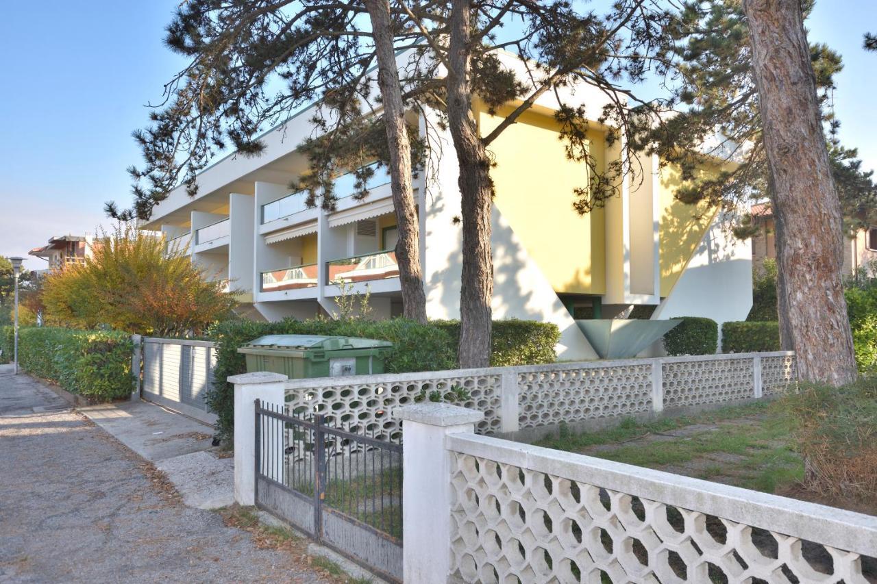 Condominio Croce Del Sud Bibione Exterior foto